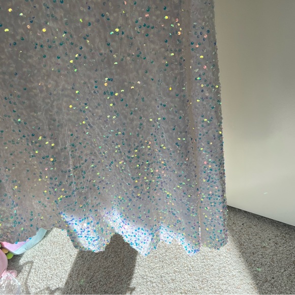 Iridescent white prom dress - Picture 11 of 13